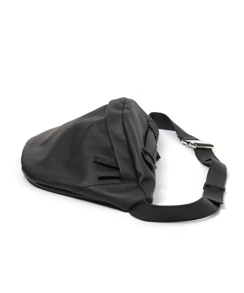 BAYFLOW（ベイフロー）の「ビッグボディーバッグ（ボディバッグ/ウエストポーチ・レディース・ブラック/アイボリー・FREE）」の11枚目の写真