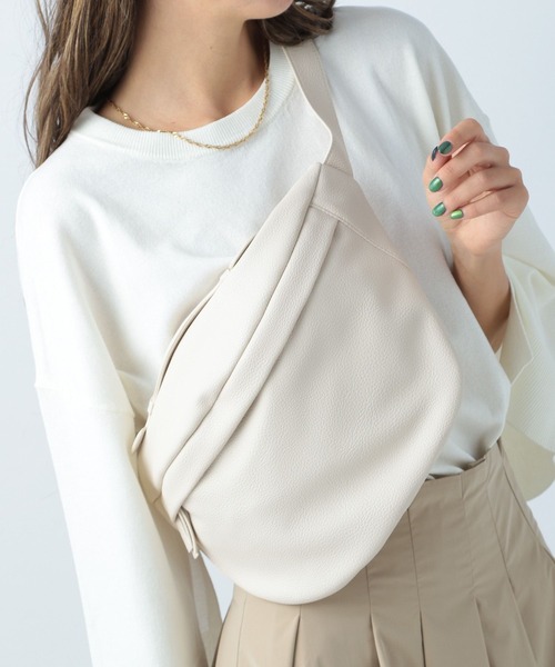 BAYFLOW（ベイフロー）の「ビッグボディーバッグ（ボディバッグ/ウエストポーチ・レディース・ブラック/アイボリー・FREE）」の17枚目の写真