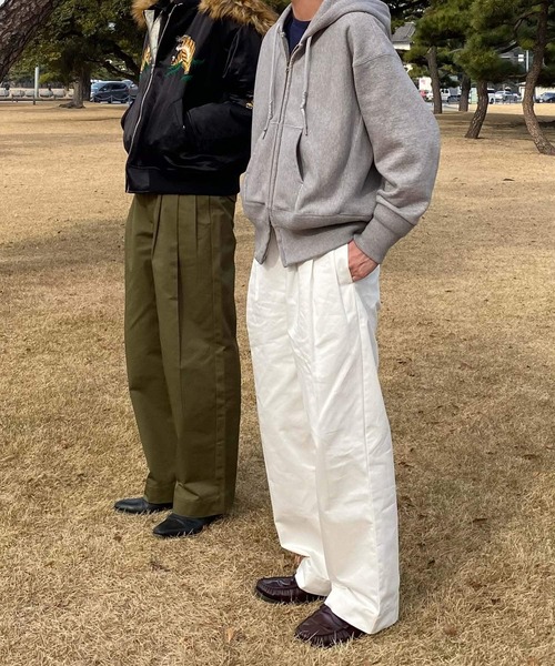 Couleur Meler（クルールメリー）の「Couleur Meler sakasa　triple tuck chino pants（その他パンツ・メンズ・オフホワイト/ベージュ/カーキ・MEDIUM/LARGE）」の4枚目の写真