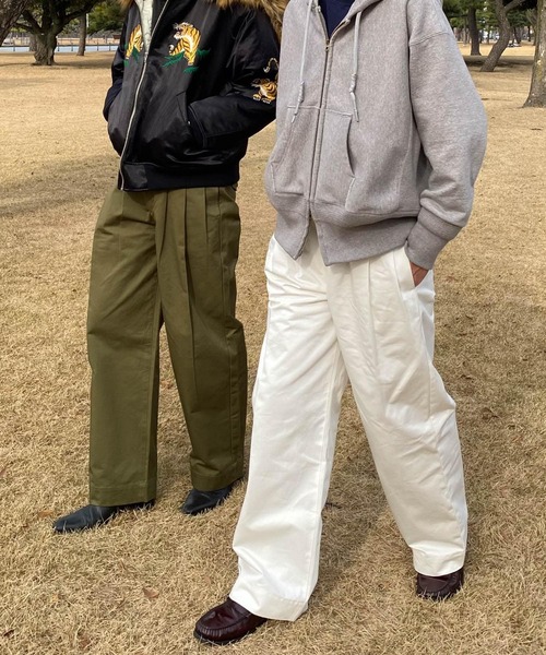 Couleur Meler（クルールメリー）の「Couleur Meler sakasa　triple tuck chino pants（その他パンツ・メンズ・オフホワイト/ベージュ/カーキ・MEDIUM/LARGE）」の5枚目の写真