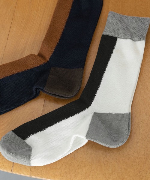 GLOBAL WORK(グローバルワーク)の「らくごこちフィットソックス/ロング/180616(ソックス/靴下・メンズ・ライトグレー/ホワイト系その他3/ホワイト/ダークブルー/ネイビー/ブルー系その他7/ブルー/グレー系その他6/ホワイト系その他2/グレー/ブルー系その他6/グレー系その他/ブラック/その他/ブラウン/グレー系その他5/グレー系その他4/ブラック系/グレー系その他7/ブラック系2/ブラック系1/チャコールグレー/ブルー系その他4/グレー系その他3/ダークグレー/ベージュ系その他5/グレー系4/ネイビー系6・FREE)」の4枚目の写真
