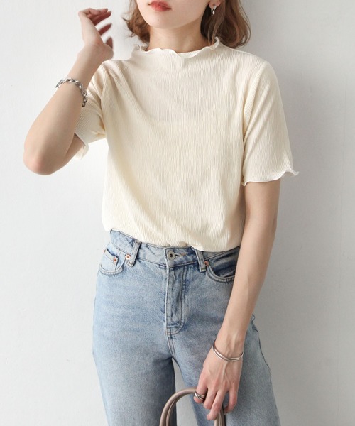 Chillfar(チルファー)の「プチハイネックトップス(Tシャツ/カットソー・レディース・ブルー/ブラック/グレイッシュベージュ/アイボリー・FREE)」の7枚目の写真