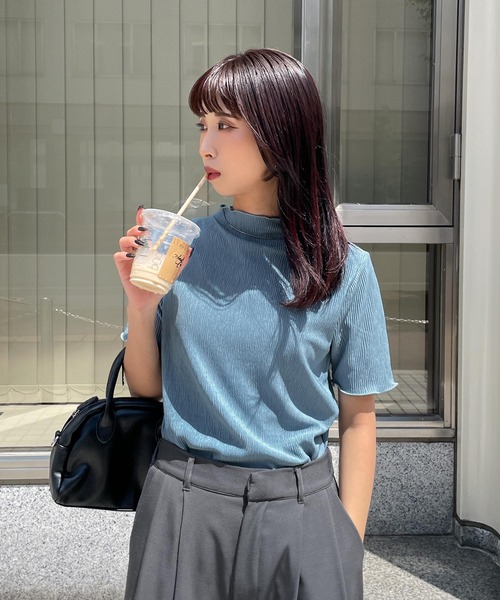 Chillfar(チルファー)の「プチハイネックトップス(Tシャツ/カットソー・レディース・ブルー/ブラック/グレイッシュベージュ/アイボリー・FREE)」の13枚目の写真