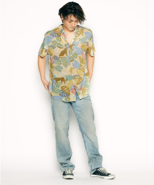 Guess（ゲス）の「Eco Rayon Jungle Leopard Shirt 半袖 シャツ（シャツ/ブラウス・メンズ・ライトイエロー・SMALL/MEDIUM/LARGE/X-LARGE）」の5枚目の写真