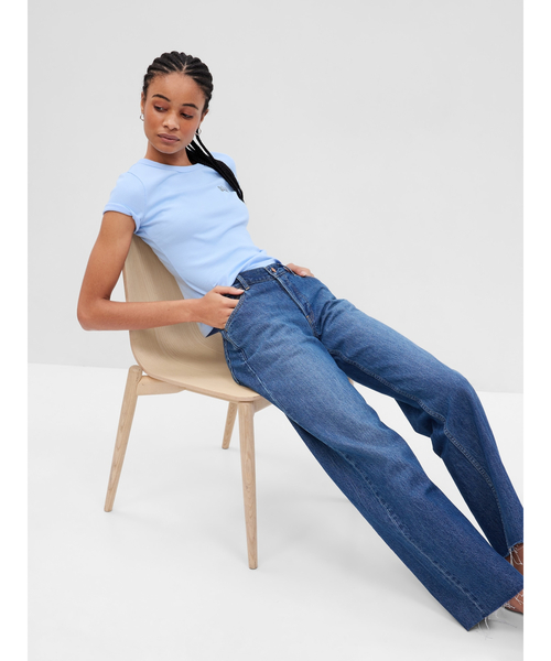GAP(ギャップ)の「Gapロゴ リブフィット Tシャツ(Tシャツ/カットソー・レディース・ブルー/ホワイト/イエロー/ブラック/グリーン/ピンク・M/S/L/XL/XXS/XS)」の18枚目の写真