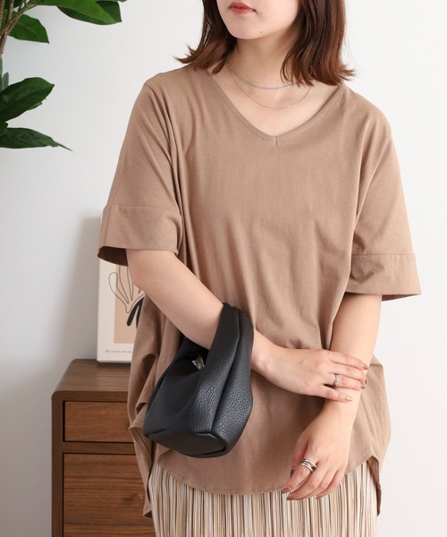 atONE（アットワン）の「atONE 脇タックVネック半袖カットソー（Tシャツ/カットソー・レディース・ライトブラウン/ホワイト/ブラック・4L～5L/LL～3L/M-L）」の20枚目の写真