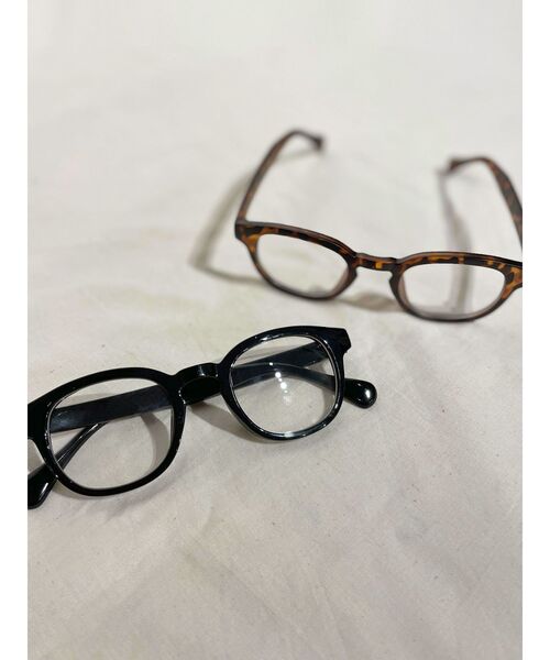 Ungrid(アングリッド)の「ラウンドフレーム伊達メガネ(メガネ・レディース・ブラウン/ブラック・FREE)」の3枚目の写真