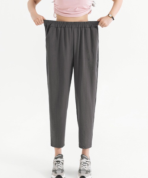 Grandeir(グランディール)の「リネンタッチテーパードパンツ(その他パンツ・レディース・ブラック/ピンク/ベージュ/グレー・M)」の10枚目の写真