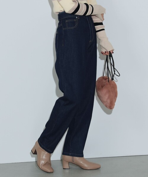 BEAMS HEART（ビームスハート）の「テーパード デニムパンツ（デニムパンツ・レディース・ブラック/ネイビー・SMALL/MEDIUM）」の5枚目の写真