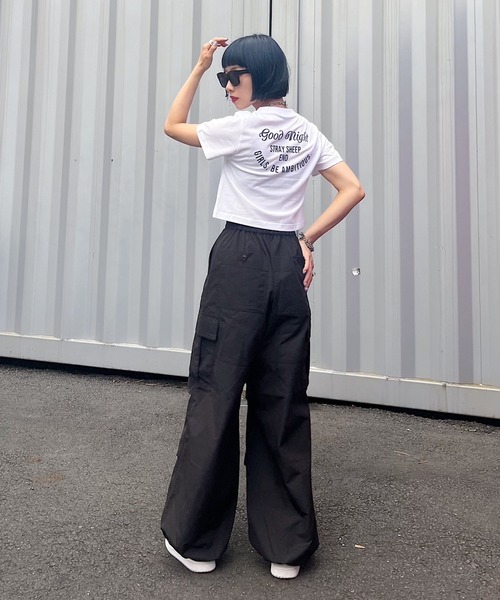 STRAY SHEEP（ストレイシープ）の「[STRAY SHEEP]クロップドTシャツ（Tシャツ/カットソー・レディース・ホワイト系1/ホワイト系2/ホワイト系3/ホワイト系4・FREE）」の2枚目の写真