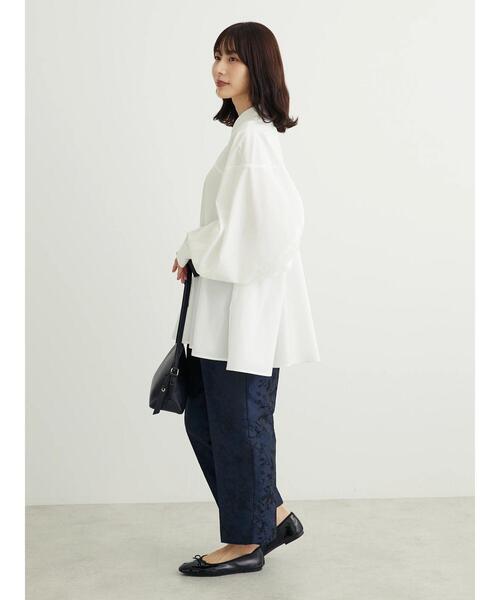 Green　Parks（グリーンパークス）の「・furry　rate　変形キリカエシャツチュニック（チュニック・レディース・オフホワイト/ブラック/グレー・FREE）」の16枚目の写真