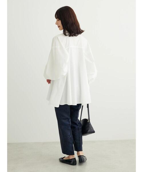 Green　Parks（グリーンパークス）の「・furry　rate　変形キリカエシャツチュニック（チュニック・レディース・オフホワイト/ブラック/グレー・FREE）」の17枚目の写真