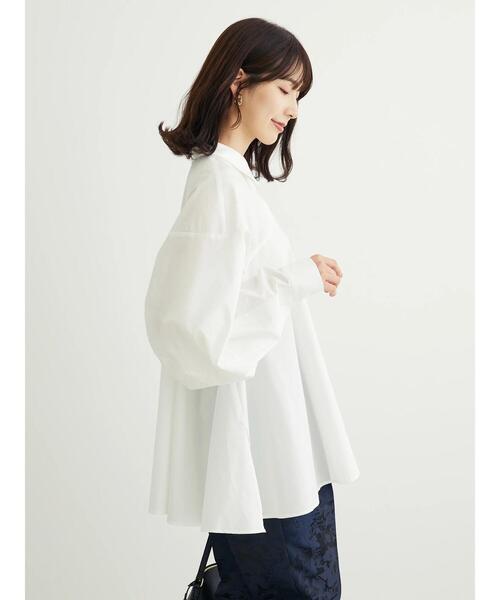 Green　Parks（グリーンパークス）の「・furry　rate　変形キリカエシャツチュニック（チュニック・レディース・オフホワイト/ブラック/グレー・FREE）」の19枚目の写真