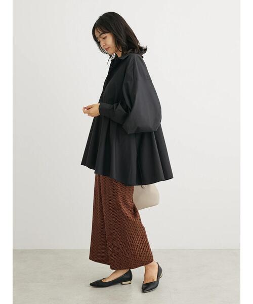 Green　Parks（グリーンパークス）の「・furry　rate　変形キリカエシャツチュニック（チュニック・レディース・オフホワイト/ブラック/グレー・FREE）」の21枚目の写真