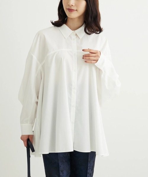 Green　Parks（グリーンパークス）の「・furry　rate　変形キリカエシャツチュニック（チュニック・レディース・オフホワイト/ブラック/グレー・FREE）」の2枚目の写真