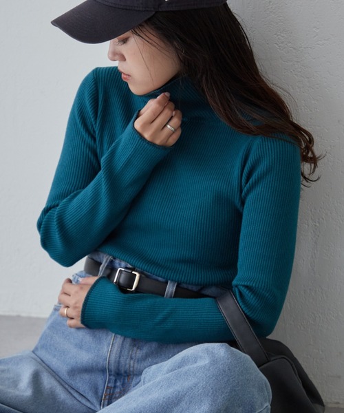 CIAOPANIC TYPY（チャオパニックティピー）の「アンチピリング配色ステッチタートルニット（ニット/セーター・レディース・イエロー/ライトグレー/グリーン/ライム/ピンク/ブラック/カーキ/オフホワイト/グレー/ブルー/ネイビー/オレンジ/スカイブルー/バイオレット/ホワイト/サーモンピンク・ONE SIZE）」の8枚目の写真