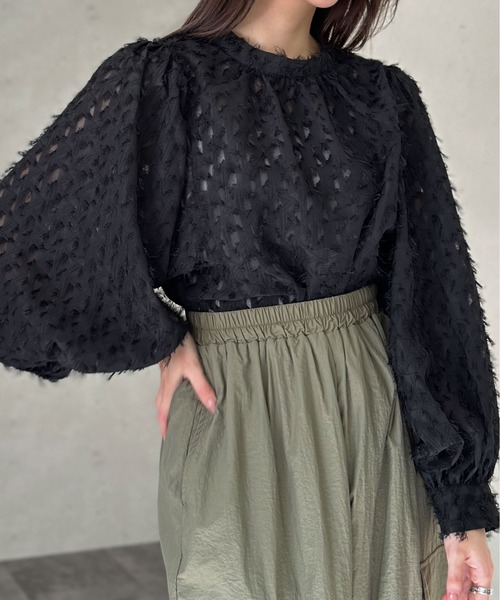 Per sist ence(パーシエンス)の「フリンジジャガードボリューム7分袖ブラウス(シャツ/ブラウス・レディース・ブラック/グレー/アイボリー・FREE)」の9枚目の写真