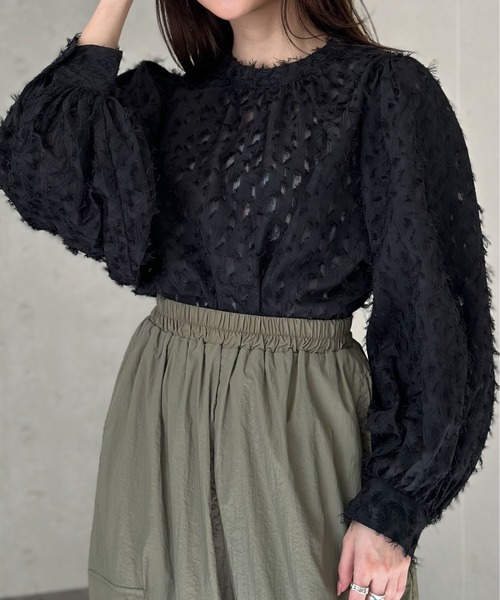 Per sist ence(パーシエンス)の「フリンジジャガードボリューム7分袖ブラウス(シャツ/ブラウス・レディース・ブラック/グレー/アイボリー・FREE)」の10枚目の写真