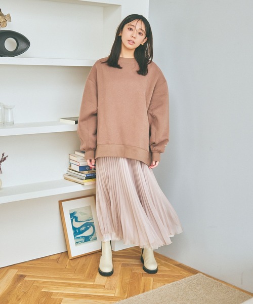 mysty woman(ミスティウーマン)の「ビッグシルエット裏毛プルオーバー 988036(スウェット・レディース・ライトグリーン/モカ/オフホワイト・FREE)」の6枚目の写真