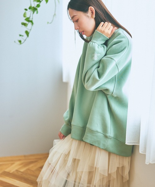 mysty woman(ミスティウーマン)の「ビッグシルエット裏毛プルオーバー 988036(スウェット・レディース・ライトグリーン/モカ/オフホワイト・FREE)」の8枚目の写真