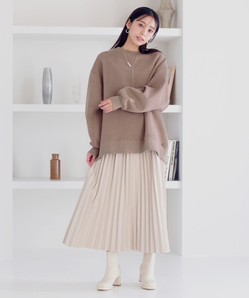 mysty woman(ミスティウーマン)の「ビッグシルエット裏毛プルオーバー 988036(スウェット・レディース・ライトグリーン/モカ/オフホワイト・FREE)」の20枚目の写真