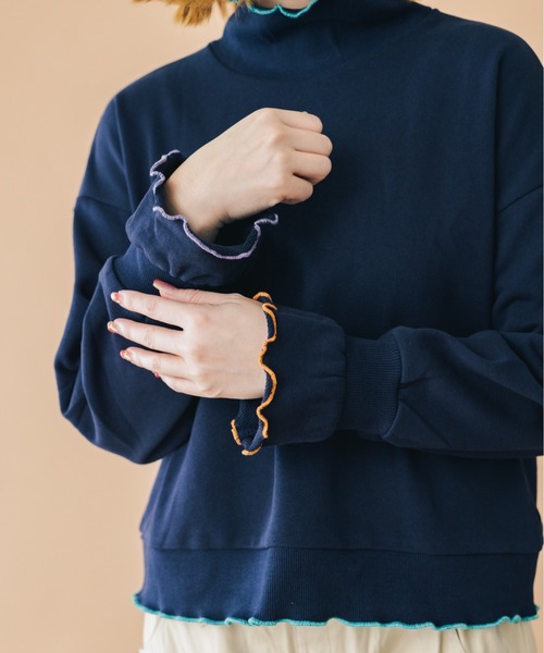 unica(ユニカ)の「配色メローハイネックトレーナー ladies(Tシャツ/カットソー・レディース・オフホワイト/ネイビー・FREE)」の2枚目の写真
