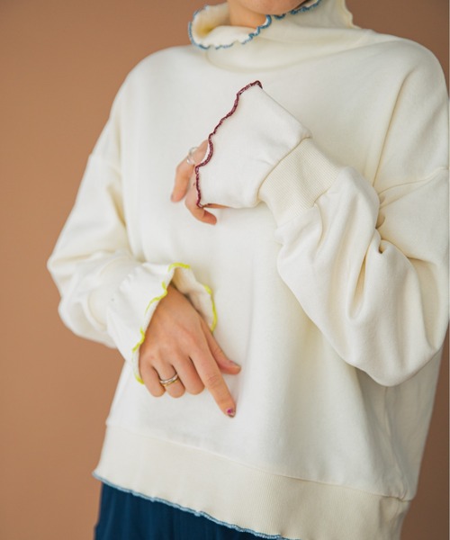 unica(ユニカ)の「配色メローハイネックトレーナー ladies(Tシャツ/カットソー・レディース・オフホワイト/ネイビー・FREE)」の1枚目の写真