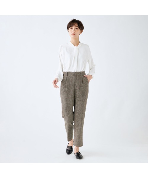 SUIT SELECT（スーツセレクト）の「【セットアップ対応】【すぐ着られるパンツ裾上げ済仕様】【ストレッチ】ハイウエスト・ゆるテーパードパンツ/ハウンドトゥース（スーツパンツ・レディース・グレー系/ブラウン系・S/3L/LL/L/M）」の21枚目の写真