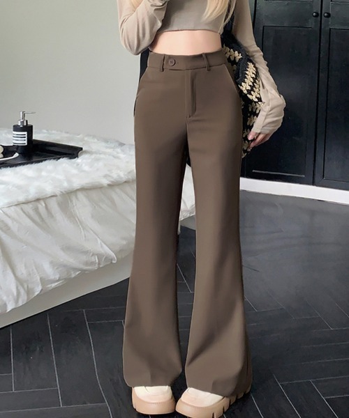 Doux Belle(ドゥーベル)の「フレアストレートスラックス(スラックス・レディース・ブラック/ブラウン系その他/グレイッシュベージュ・MEDIUM)」の5枚目の写真