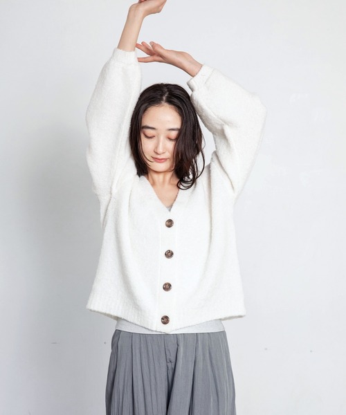 LIENCOEUR（リアンクール）の「ボリュームスリーブカーデ（カーディガン/ボレロ・レディース・オフホワイト/ベージュ/グリーン・FREE）」の11枚目の写真