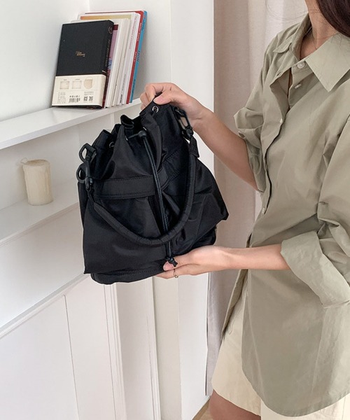 Chaco closet(チャコ クローゼット)の「ドローストリングミリタリーミニショルダーバッグ(ショルダーバッグ・レディース・ベージュ/ホワイト/ブラック/カーキ・FREE)」の21枚目の写真