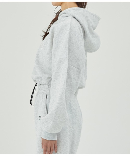 ANAP（アナップ）の「クロップド丈ドロスト裏起毛スウェットパーカー【親子お揃（パーカー・レディース・スミクロ/ベージュ/ライトグレー・FREE）」の7枚目の写真