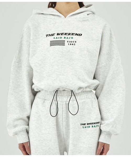 ANAP（アナップ）の「クロップド丈ドロスト裏起毛スウェットパーカー【親子お揃（パーカー・レディース・スミクロ/ベージュ/ライトグレー・FREE）」の5枚目の写真