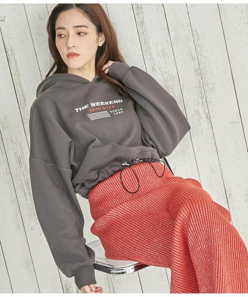 ANAP（アナップ）の「クロップド丈ドロスト裏起毛スウェットパーカー【親子お揃（パーカー・レディース・スミクロ/ベージュ/ライトグレー・FREE）」の16枚目の写真