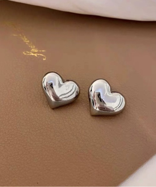 E&C closet…(イーアンドシークローゼット)の「ボリュームハートピアス(ピアス(両耳用)・レディース・シルバー/ゴールド・FREE)」の11枚目の写真
