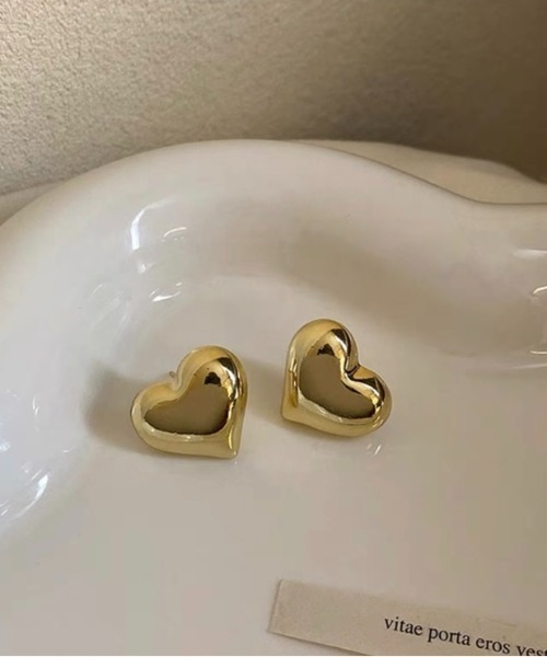 E&C closet…(イーアンドシークローゼット)の「ボリュームハートピアス(ピアス(両耳用)・レディース・シルバー/ゴールド・FREE)」の12枚目の写真