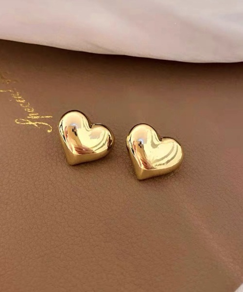 E&C closet…(イーアンドシークローゼット)の「ボリュームハートピアス(ピアス(両耳用)・レディース・シルバー/ゴールド・FREE)」の14枚目の写真