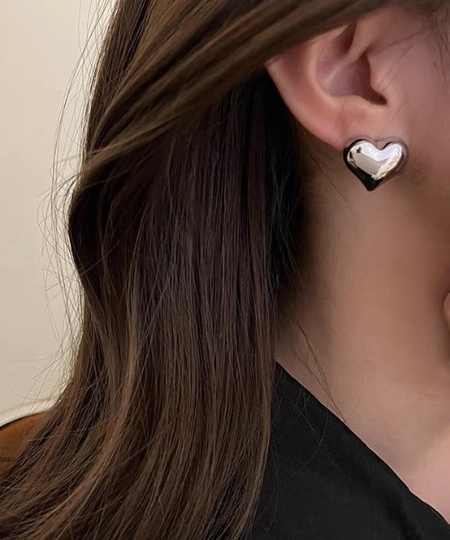 E&C closet…(イーアンドシークローゼット)の「ボリュームハートピアス(ピアス(両耳用)・レディース・シルバー/ゴールド・FREE)」の5枚目の写真