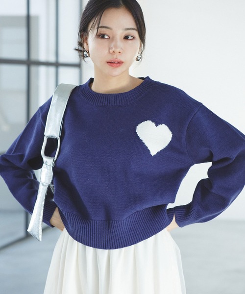 VIS(ビス)の「【洗える】ハートモチーフニット(ニット/セーター・レディース・ライトグレー/キナリ/ネイビー・FREE)」の3枚目の写真