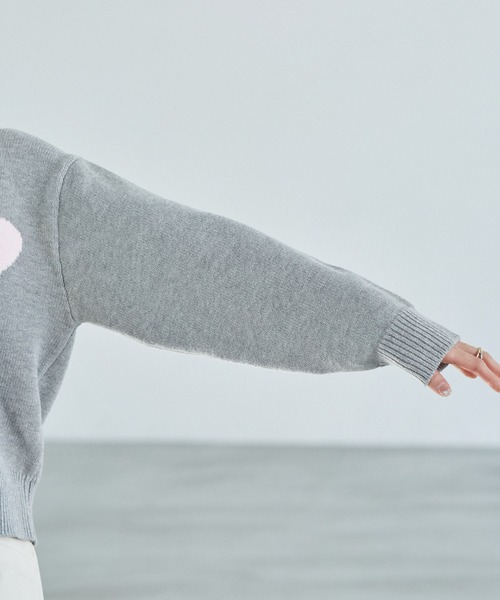 VIS(ビス)の「【洗える】ハートモチーフニット(ニット/セーター・レディース・ライトグレー/キナリ/ネイビー・FREE)」の6枚目の写真