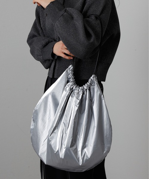 COLONY 2139（コロニートゥーワンスリーナイン）の「バルーントートバッグ（トートバッグ・レディース・ホワイト/ブラック/シルバー・FREE）」の3枚目の写真