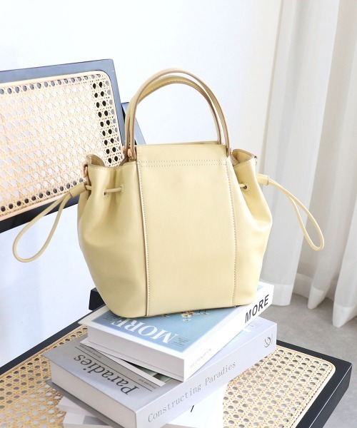 MIAN （ミアン）の「サイドドロスト2wayトートバッグ（トートバッグ・レディース・イエロー/サックスブルー/ブラック/アイボリー・FREE）」の14枚目の写真