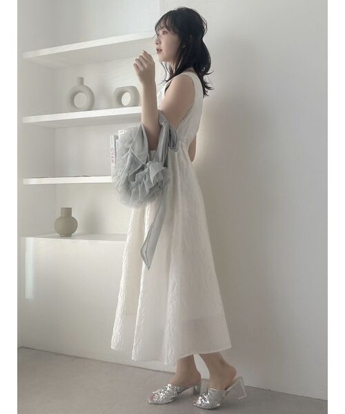 dazzlin（ダズリン）の「バックボリュームヘプバーンワンピース（ドレス・レディース・オフホワイト/ピンク/ブラック・SMALL/MEDIUM）」の11枚目の写真