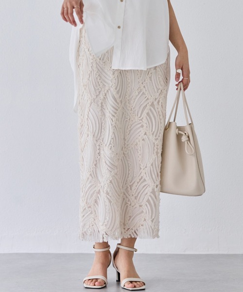 LAVEANGE（ラビアンジェ）の「チュールレースナロースカート（スカート・レディース・ブラック/オフホワイト・LL/M/4L/3L）」の2枚目の写真