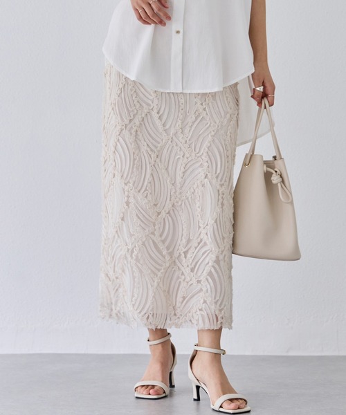 LAVEANGE（ラビアンジェ）の「チュールレースナロースカート（スカート・レディース・ブラック/オフホワイト・LL/M/4L/3L）」の4枚目の写真