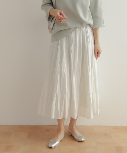 URBAN RESEARCH DOORS（アーバンリサーチドアーズ）の「オパール加工変形プリーツスカート（スカート・レディース・ミント/オフホワイト・MEDIUM）」の3枚目の写真