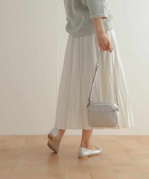 URBAN RESEARCH DOORS（アーバンリサーチドアーズ）の「オパール加工変形プリーツスカート（スカート・レディース・ミント/オフホワイト・MEDIUM）」の9枚目の写真