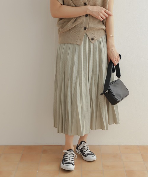 URBAN RESEARCH DOORS（アーバンリサーチドアーズ）の「オパール加工変形プリーツスカート（スカート・レディース・ミント/オフホワイト・MEDIUM）」の14枚目の写真