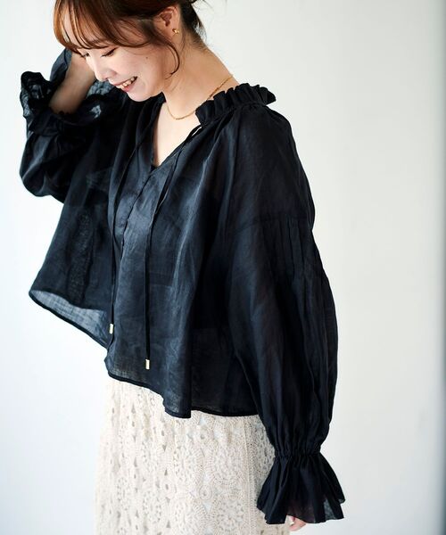 le.coeur blanc（ルクールブラン）の「《手洗い可能》ペーパーリネンボリュームスリーブブラウス（シャツ/ブラウス・レディース・オフホワイト/ブラック/ライトグリーン・38）」の3枚目の写真