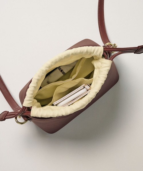 RANAN（ラナン）の「巾着切替デザインショルダーバッグ（ハンドバッグ・レディース・ブラック系その他/ブラウン系その他・FREE）」の4枚目の写真